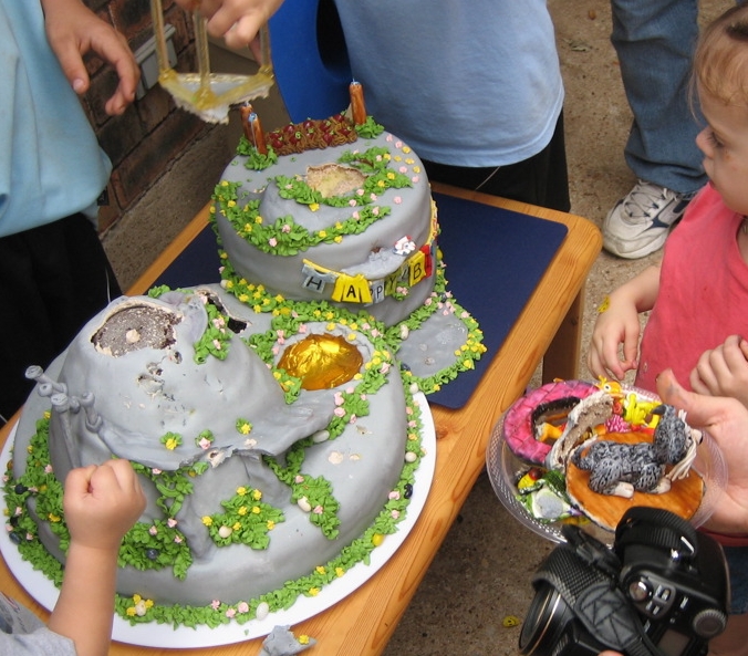 Fraggle Cake - Outside