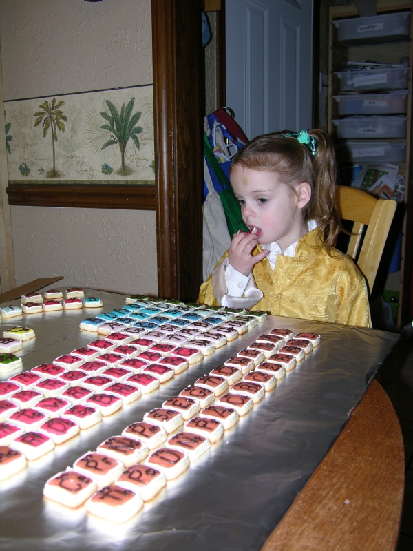Periodic Table of Cookies - Peo Eating